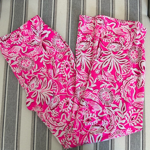 Lilly Pulitzer Pink and White Floral Pajama Bottoms - Picture 2 of 3